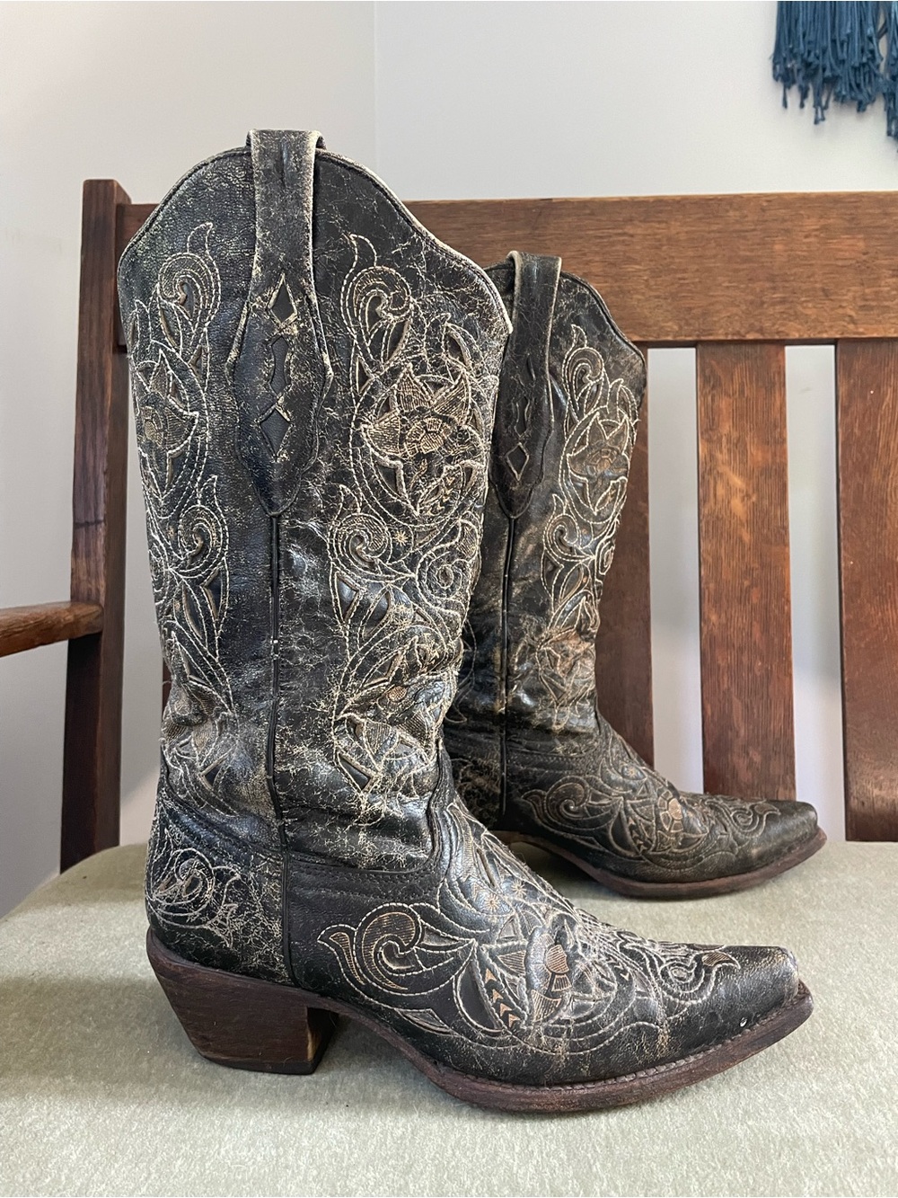 Women's Corral Embroidered Western Heeled Boots - Black 8.5M